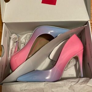 Also Stessy US 7.5 pink ombré heel never worn, new in original box